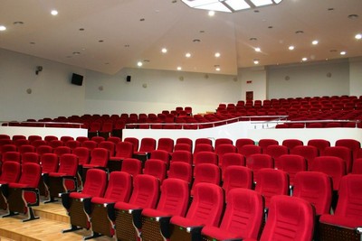 UMF "Iuliu Hatieganu" sala de conferinte