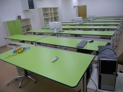UMF Iuliu Hatieganu - Sala de curs 1