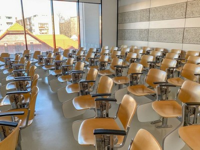 Universitatea din Craiova - sala de curs