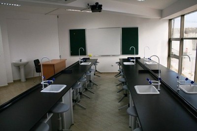 Universitatea Maritima din Constanta - laborator