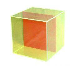 figuri_geometrice_3d_cub_in_sectiune_patratica